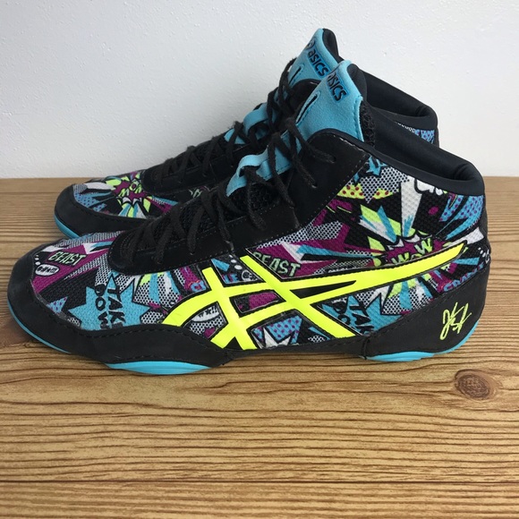comic wrestling shoes